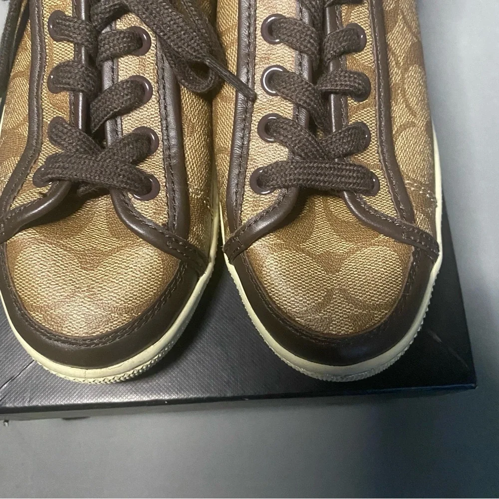 GUC USED COACH PERCY 12CM PVC/NAPPA SNEAKERS IN KHAKI/CHESTNUT - SIZE 7.5